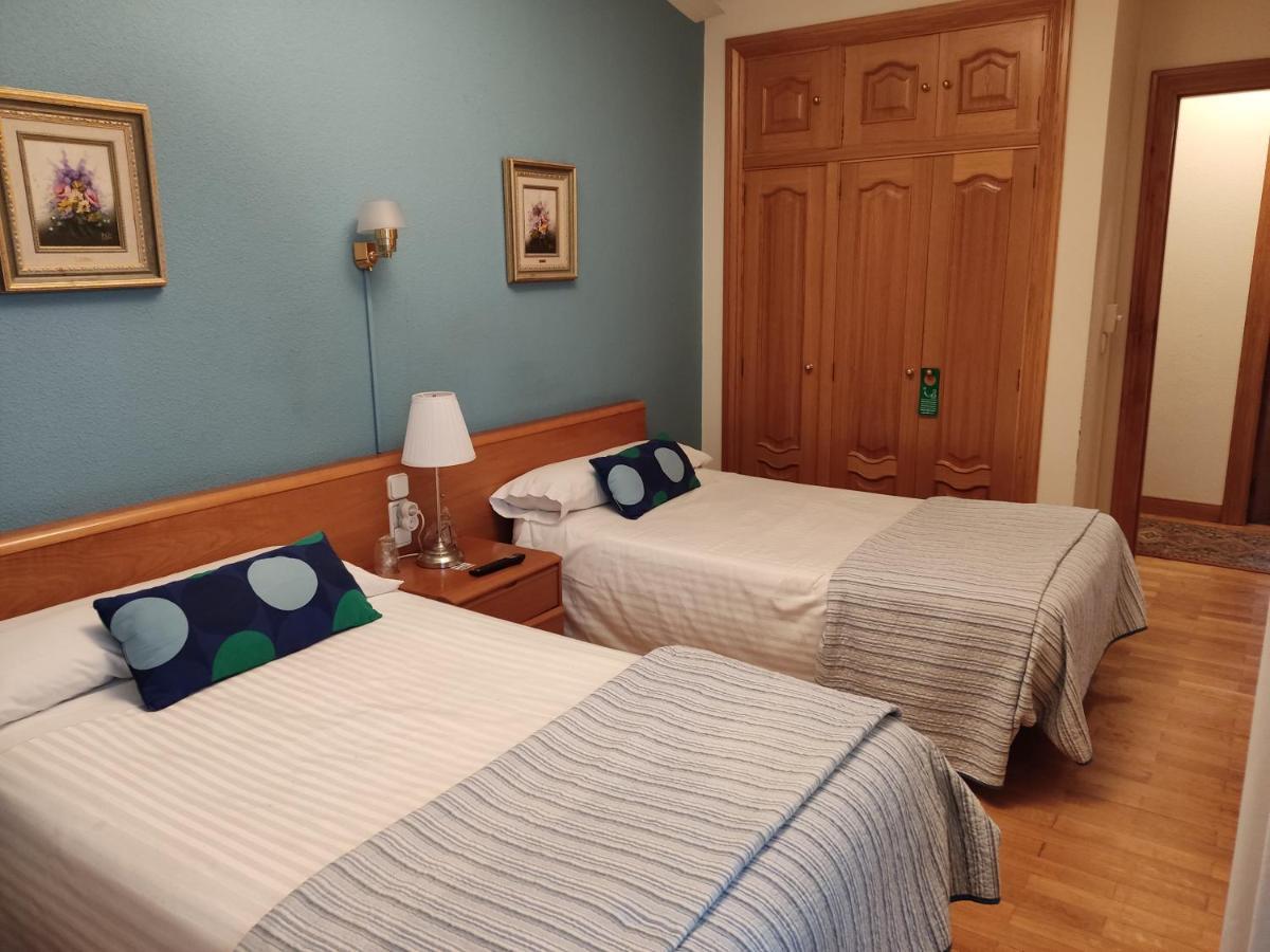Pension Payvi Pamplona Cameră foto